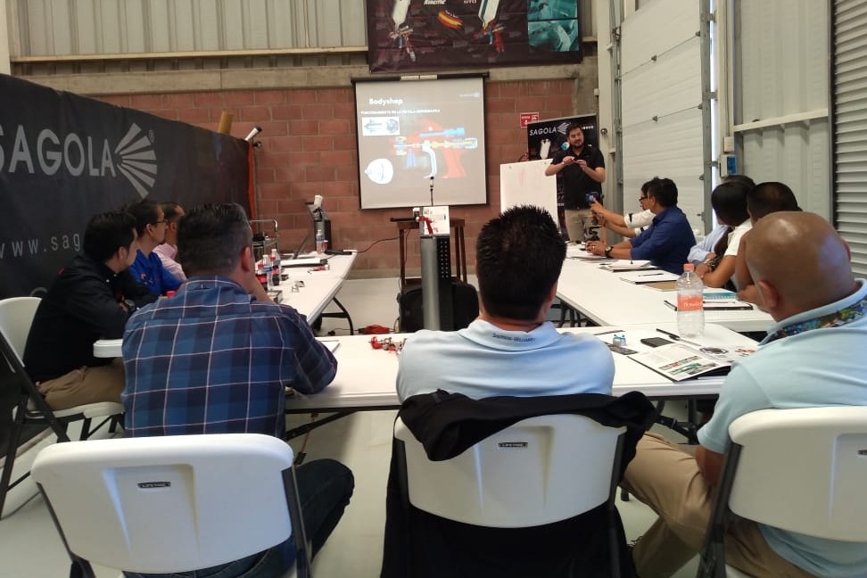 TECHNICAL TRAINING OF DISTRIBUTORS OF SAGOLA MEXICO
